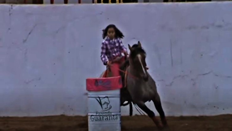 This image has an empty alt attribute; its file name is 3tam4.jpg