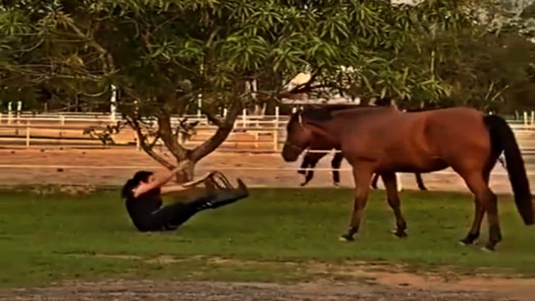 This image has an empty alt attribute; its file name is sure6.jpg